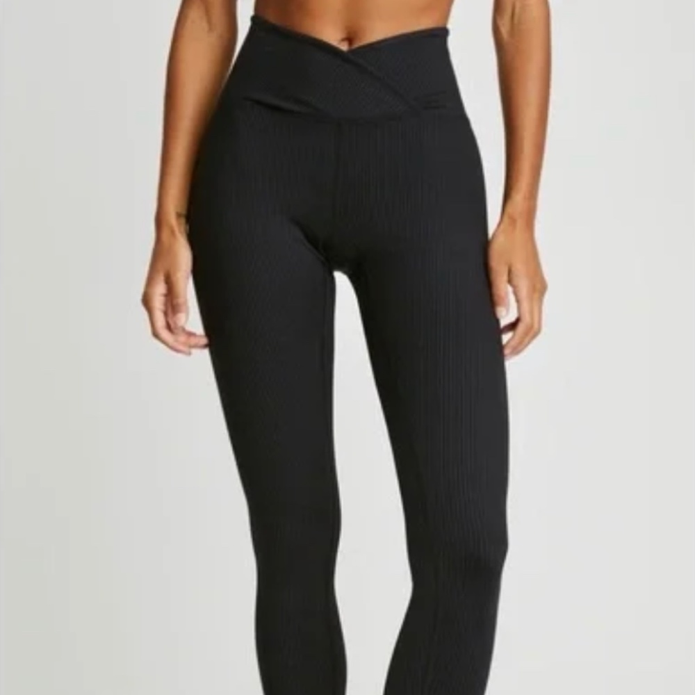 Year of Ours Ribbed Leggings and Ribbed Bra Black Set